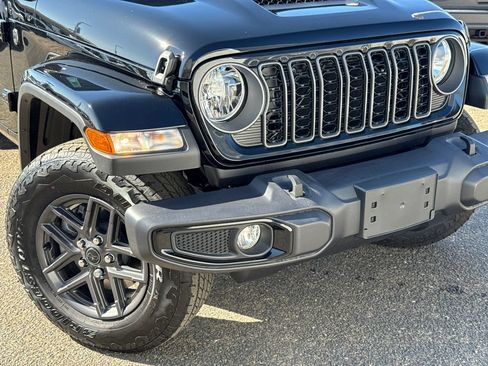 New 2026 Jeep Gladiator Sport AWD/4WD image 7