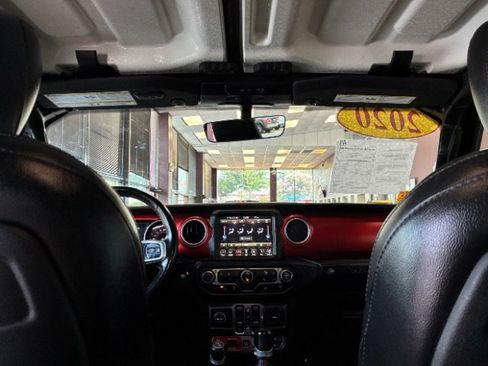 Used 2020 Jeep Wrangler Unlimited Rubicon AWD/4WD image 32