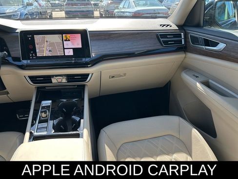 Used 2025 Volkswagen Atlas SEL Premium R-Line image 11