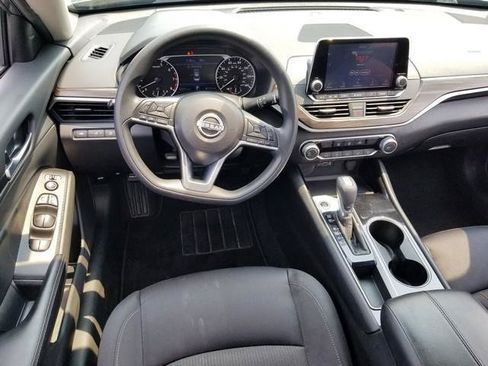 Used 2024 Nissan Altima 2.5 SV FWD image 16