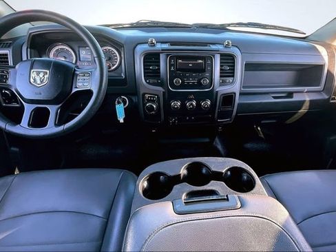 Used 2020 RAM 1500 Tradesman w/ Chrome Appearance Group image 8