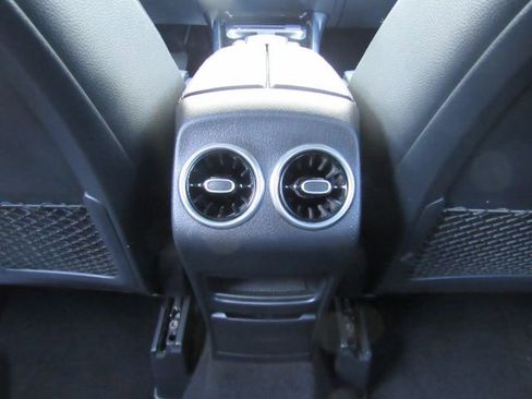 Used 2022 Mercedes-Benz GLA 250 4MATIC w/ Premium Package Lite image 27