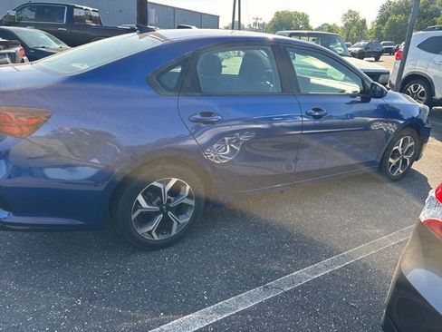 Used 2019 Kia Forte LXS FWD image 4