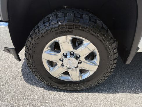 Used 2020 Chevrolet Silverado 3500 LTZ w/ LTZ Convenience Package AWD/4WD image 12