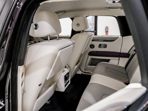 Used 2024 Rolls-Royce Ghost image 46