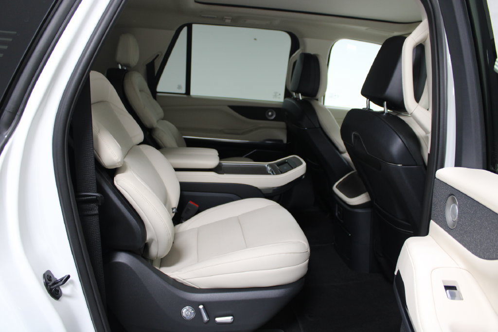 New 2027 Lincoln Navigator L Reserve AWD/4WD image 35