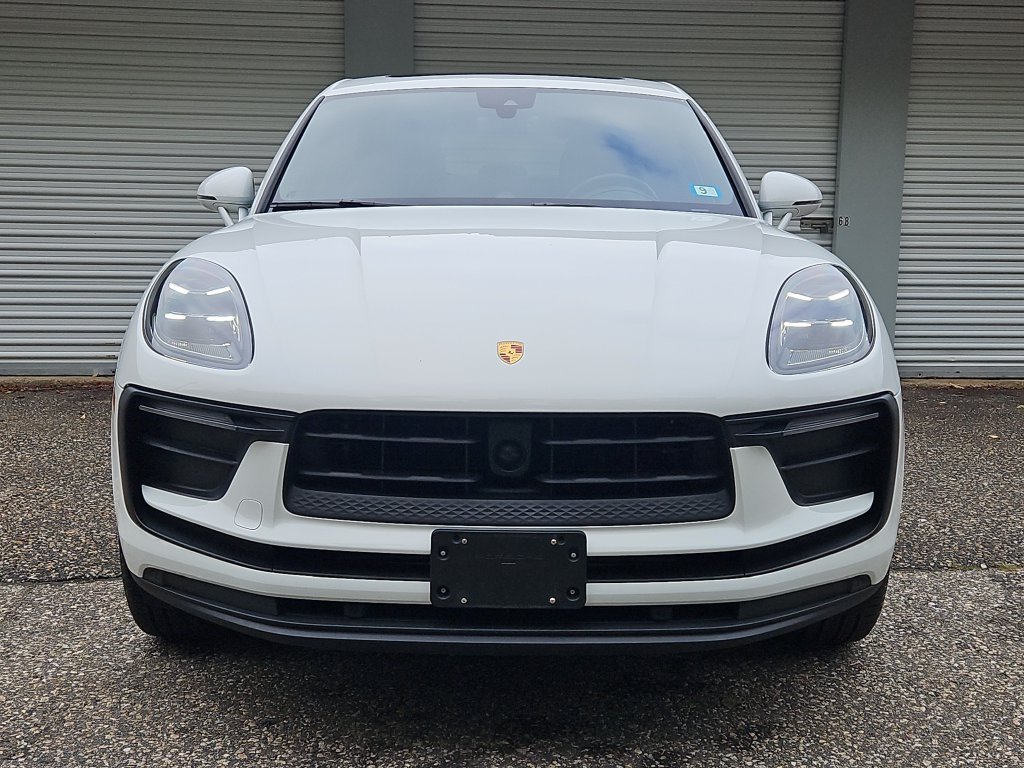 Certified 2026 Porsche Macan AWD/4WD image 10