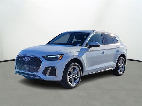 Certified 2024 Audi Q5 e Prestige image 1