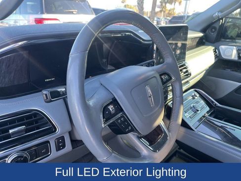 Used 2019 Lincoln Navigator Reserve image 15