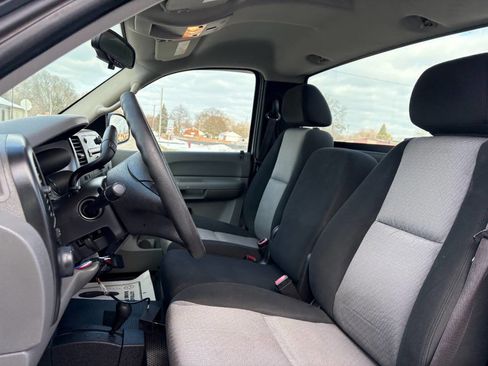 Used 2007 Chevrolet Silverado 2500 W/T w/ Snow Plow Prep Package image 13