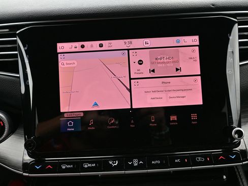 Used 2024 Jeep Wagoneer Series II w/ Flexible Seating Group RWD image 13