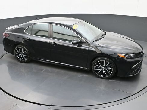 Used 2021 Toyota Camry SE image 29