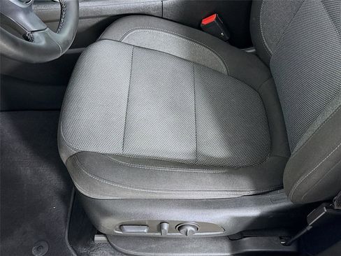 Used 2023 Chevrolet Traverse LT image 18