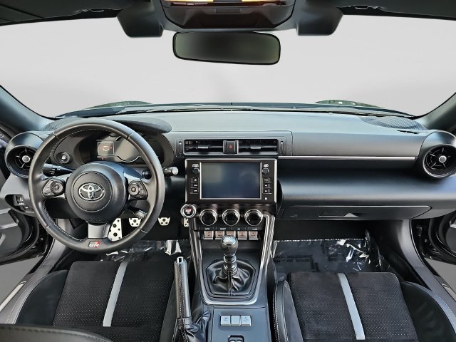 Used 2025 Toyota GR86 Premium RWD image 11