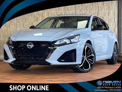 Used 2024 Nissan Altima 2.5 SR w/ SR Premium Package image 1