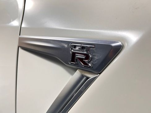 Used 2020 Nissan GT-R Premium image 7