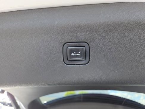 Used 2023 Buick Enclave Avenir w/ Avenir Technology Package image 12