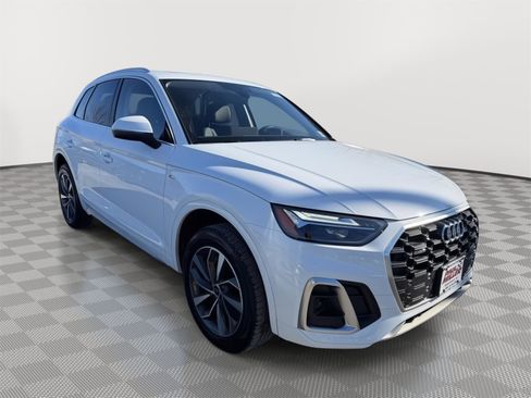 Used 2025 Audi Q5 2.0T Premium image 3