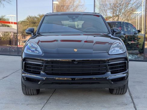 Used 2022 Porsche Cayenne image 6