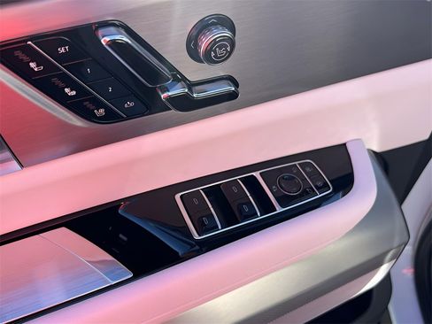 New 2026 Cadillac Vistiq Luxury image 11