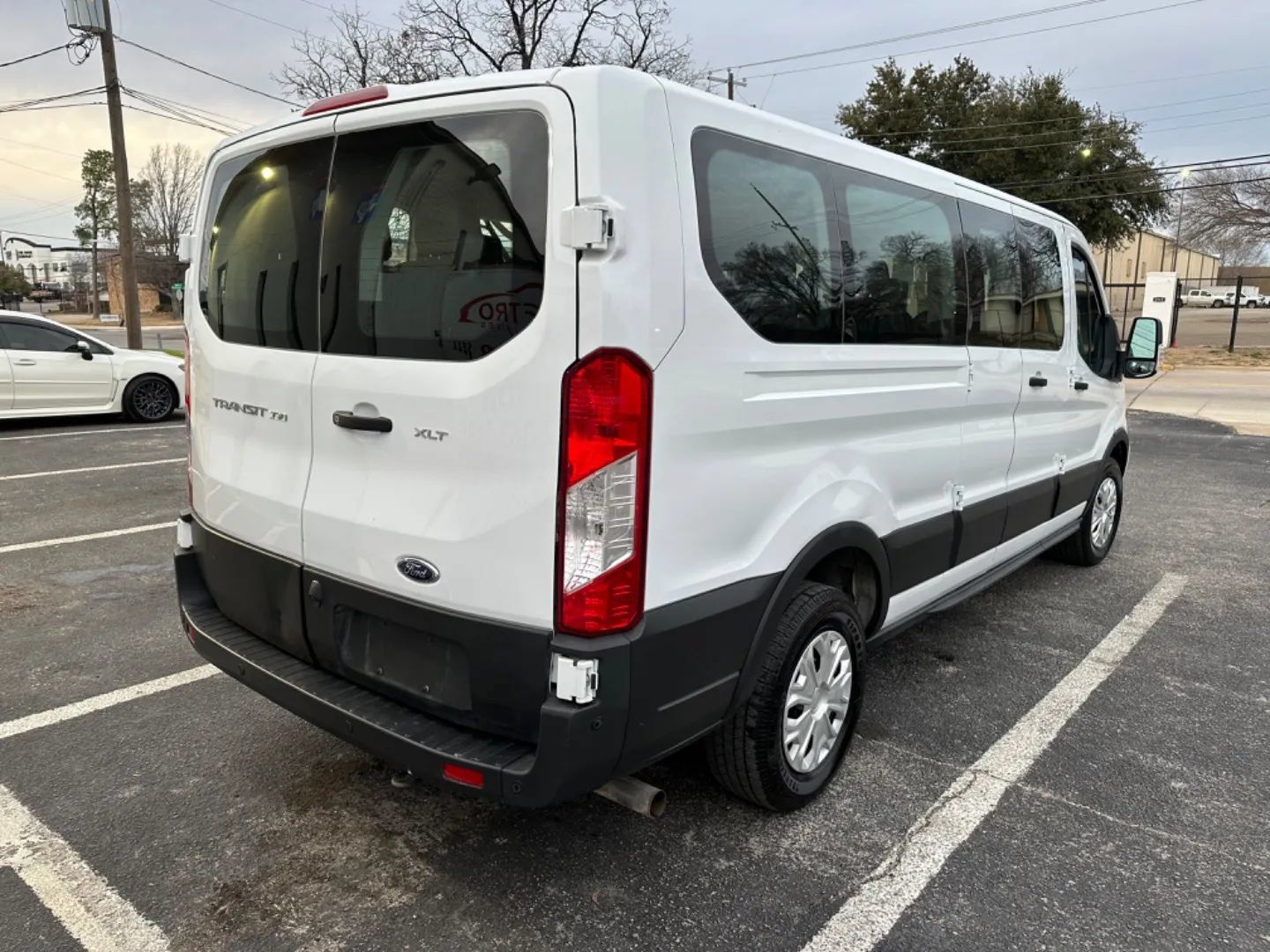Used 2021 Ford Transit 350 XLT RWD image 5