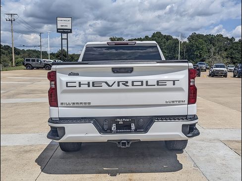 Certified 2022 Chevrolet Silverado 1500 Custom AWD/4WD image 8