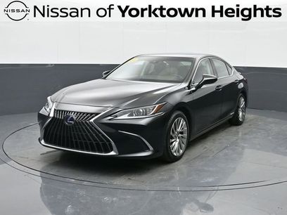 Used 2022 Lexus ES 300h w/ Luxury Package