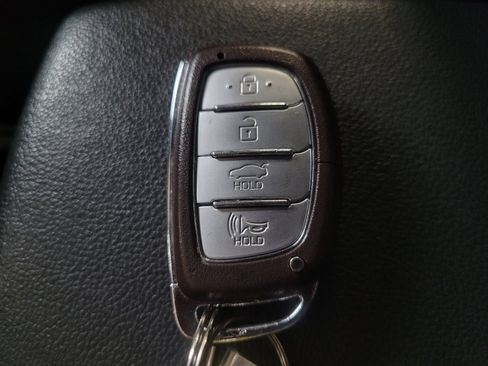 Used 2020 Hyundai Elantra Value Edition w/ Cargo Package (C1) FWD image 32