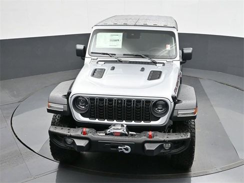 Used 2024 Jeep Wrangler Unlimited Rubicon w/ Capability Package image 33