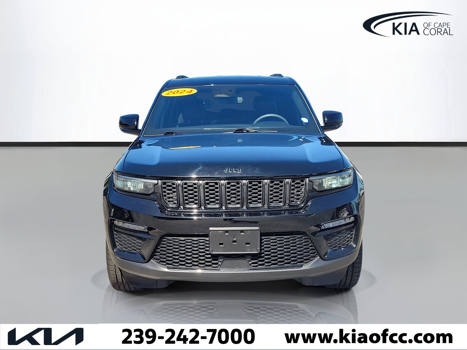 Used 2024 Jeep Grand Cherokee Limited w/ Black Appearance Package AWD/4WD image 2