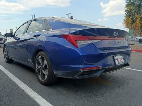 Used 2021 Hyundai Elantra SEL w/ Convenience + Premium Package image 4