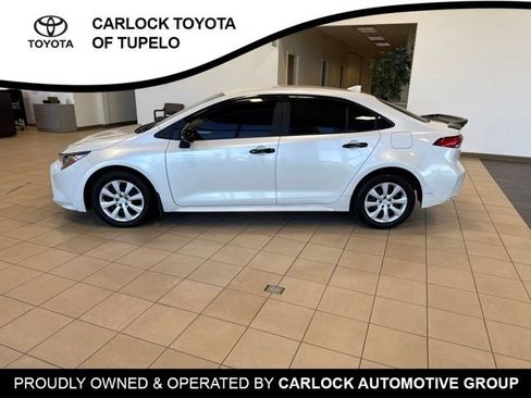 Used 2026 Toyota Corolla LE FWD image 3