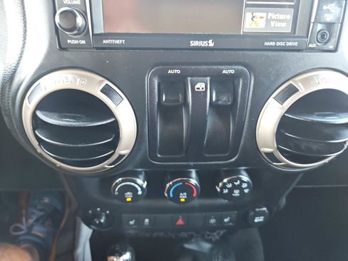 Used 2016 Jeep Wrangler Sahara AWD/4WD image 24