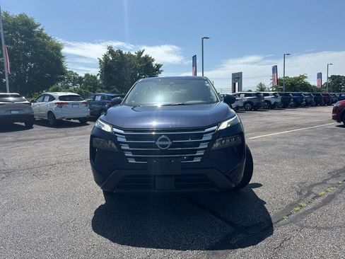 Used 2025 Nissan Rogue SV AWD/4WD image 8