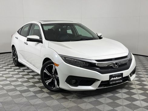 Used 2017 Honda Civic Touring image 2