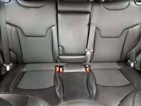 Used 2024 Jeep Compass Trailhawk image 17