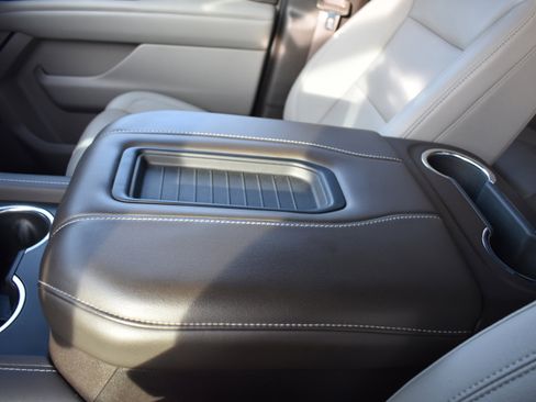 Used 2022 Chevrolet Tahoe LT w/ Luxury Package image 24