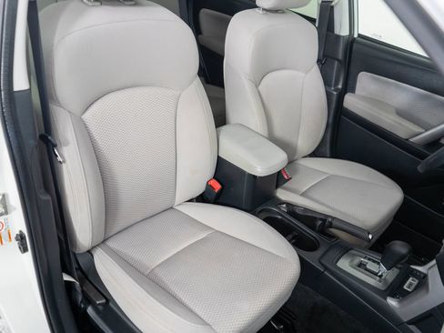 Used 2017 Subaru Forester 2.5i Premium AWD/4WD image 7