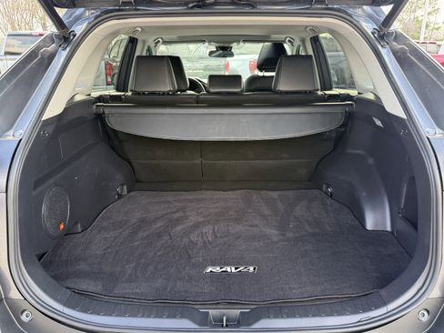 Used 2019 Toyota RAV4 XLE Premium image 31