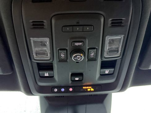 Used 2021 Cadillac Escalade Sport Platinum w/ LPO, ONYX Package image 35