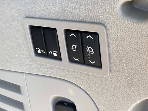 Used 2020 GMC Yukon XL Denali w/ Denali Premium Package image 6