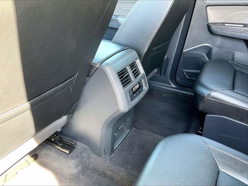 Used 2023 Volkswagen Atlas SE AWD/4WD image 29