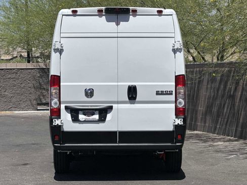 Used 2024 RAM ProMaster 2500 w/ Safety Group FWD image 7