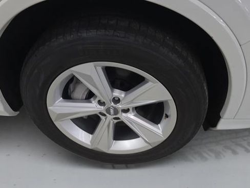 Used 2020 Audi Q7 2.0T Premium w/ Cold Weather Package AWD/4WD image 17