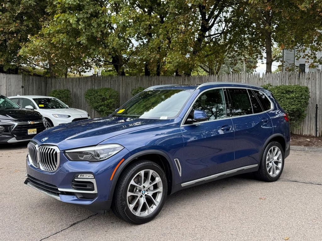 Used 2019 BMW X5 xDrive40i w/ Premium Package 2 AWD/4WD image 2