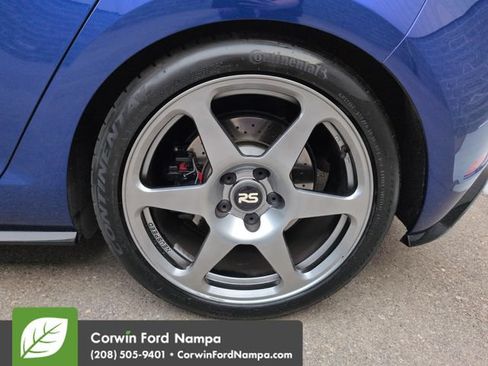 Used 2019 Volkswagen Golf R 4-Door AWD/4WD image 30