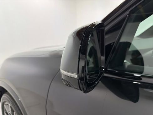 Used 2026 BMW X5 xDrive40i w/ M Sport Package AWD/4WD image 9