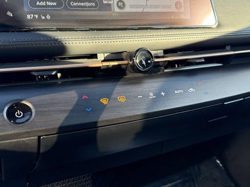 Used 2024 Nissan Ariya EVOLVE+ e-4ORCE image 19