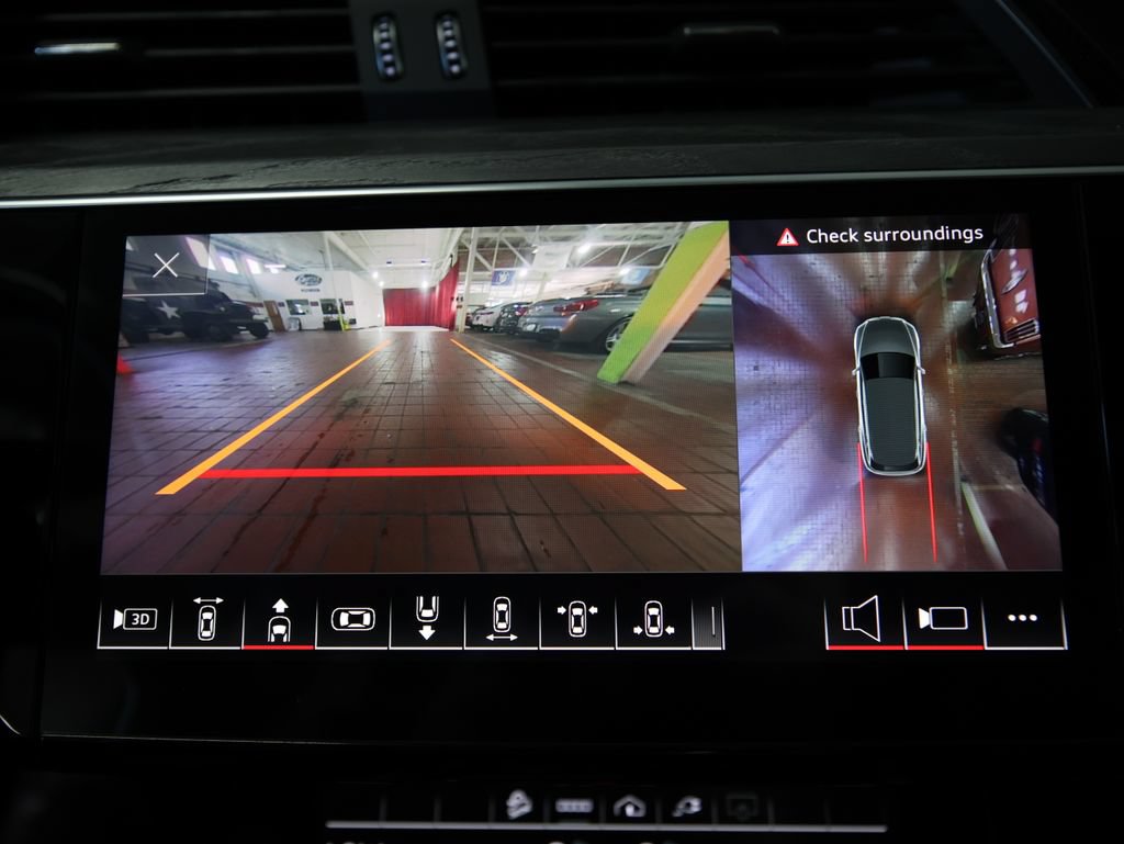 Used 2021 Audi e-tron Premium Plus w/ Premium Plus Package AWD/4WD image 26