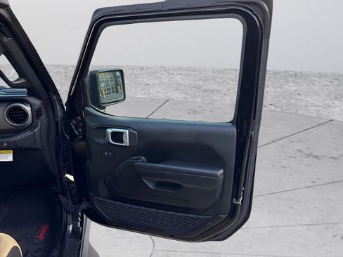 Used 2020 Jeep Gladiator Sport w/ Quick Order Package 24S image 39